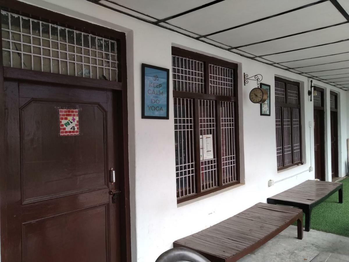 Mochila Youth Hostel Mcleod Ganj Dharamshala Exterior foto